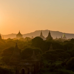 Birmanie, pagodes, coucher de soleil