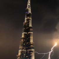 Orage sur la Burj Khalifa - Dubaï